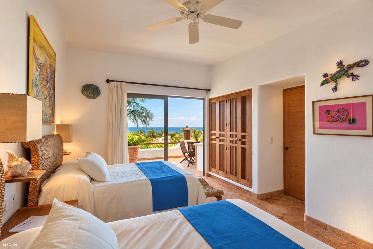 Master Suite Flores